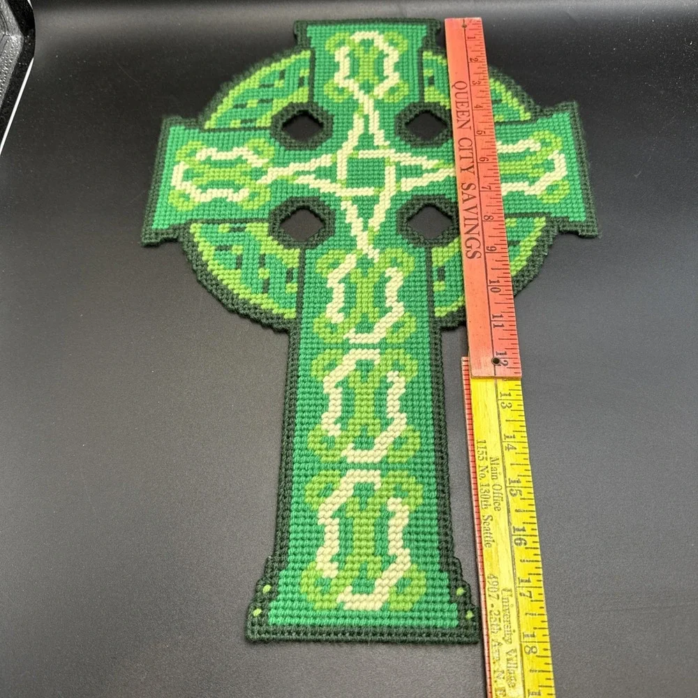 CELTIC‎ CROSS Wall Hanging plastic canvas COMPLETE 12